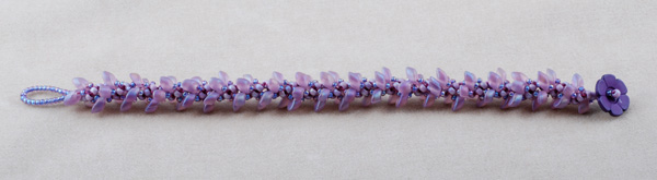 Long Magatama Spiral Stitch Bracelet in Purple